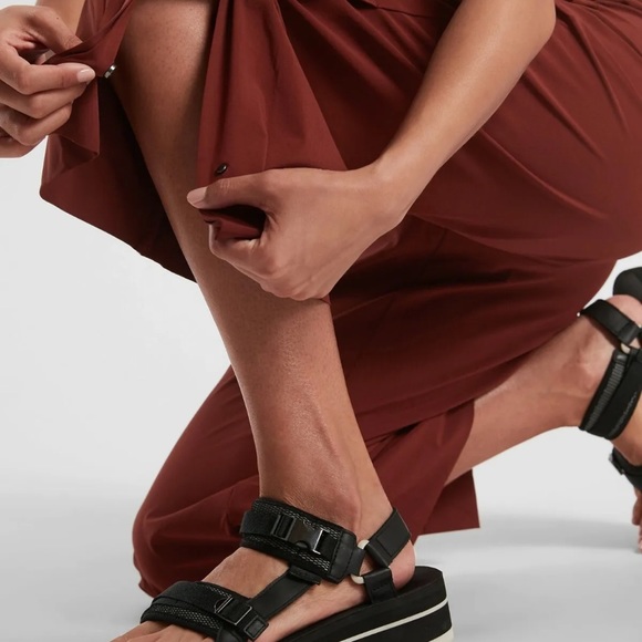 NWOT Athleta Tribeca Crop, Black, 6 - Picture 3 of 7